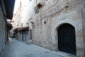 Aleppo - v køes�anské ètvrti - vpravo nenápadný vstup do jednoho z kostelù sýrské ortodoxní církve