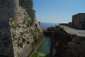Krak des Chevaliers - pohled z hradeb na vodní pøíkop