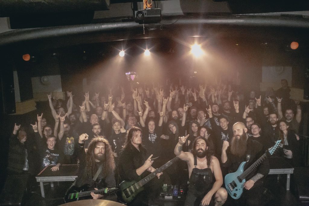 RISING MERCH FACES OF DEATH TOUR 2022 - Pøehlídka moderního metalu zavítala i do Prahy