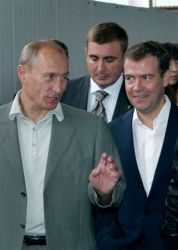 Vladimír Putin a Dmitrij Medveděv - marná naděje na oteplení vztahu se Západem