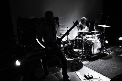 RUSSIAN CIRCLES a HELMS ALEE - stovky lid zaplnily Podnik
